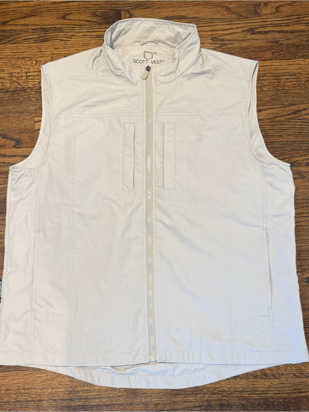 Scottevest Men's Light White Zip-Up Travel Vest
